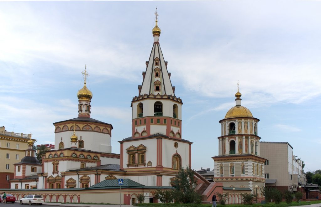 Православная церковь на берегу Ангары