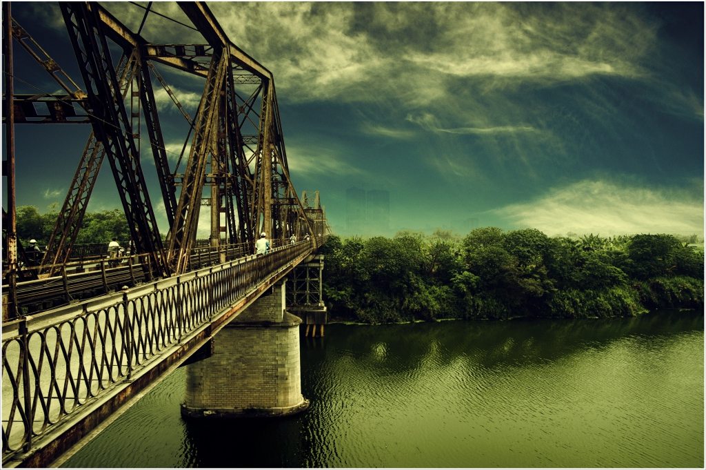 Мост через Красную реку