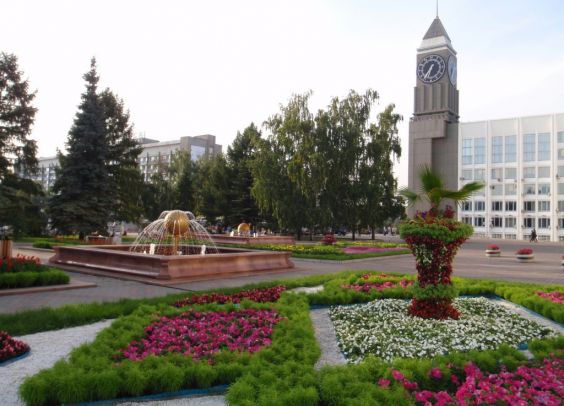 Площадь перед городской администрацией, Красноярск