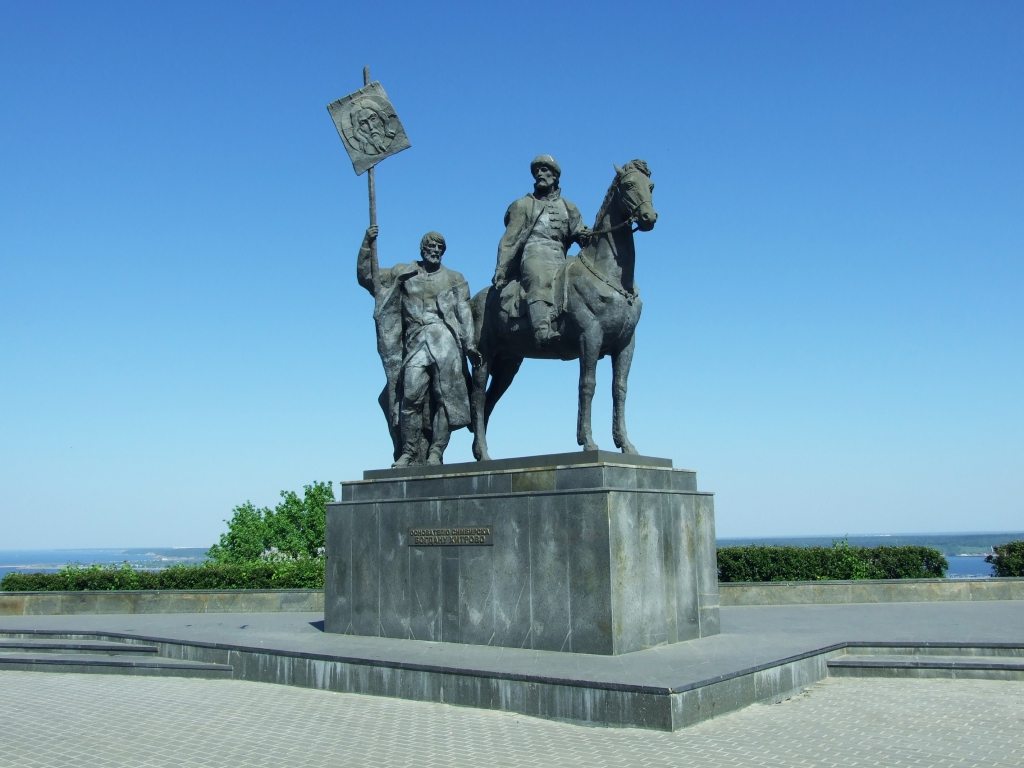 Памятник Богдану Хитрово