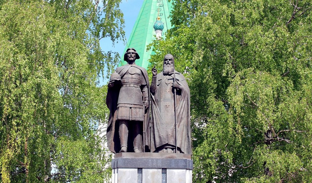 Памятник князю Георгию Всеволодовичу и святителю Симону Суздальскому