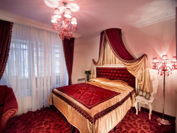 Отель Роял Сити, Киев