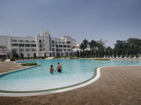 Курортный отель Карабах