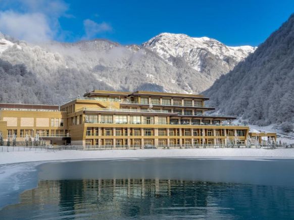 Отель Qafqaz Tufandag Mountain Resort Hotel, Габала