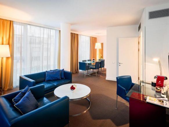 Отель andel's by Vienna House Prague
