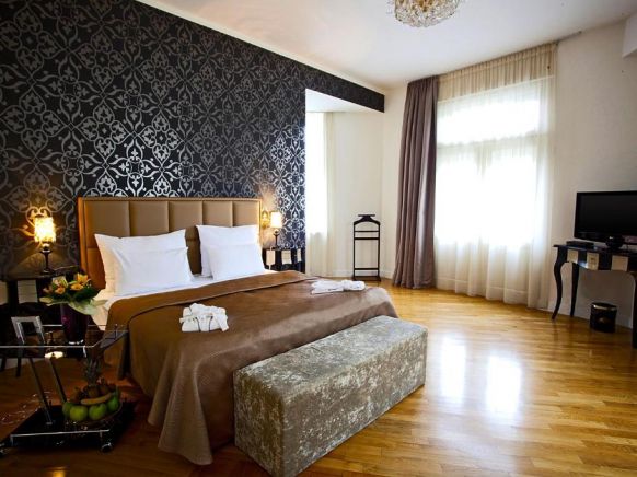 Отель Deminka Palace