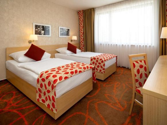 Отель Iris Eden