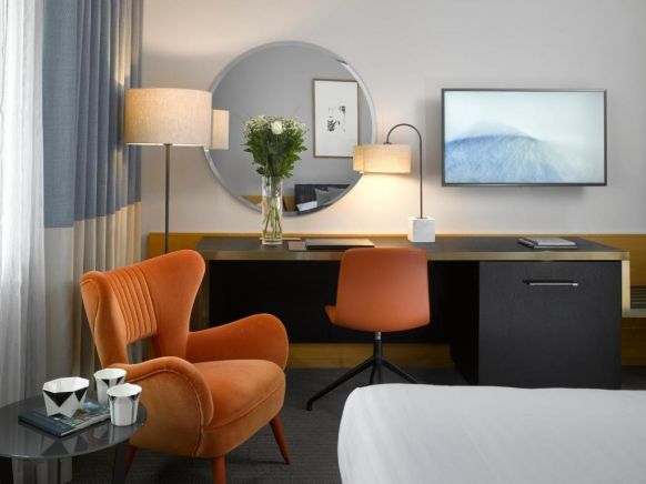 Отель K+K Hotel Fenix