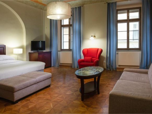 Отель Lokal Inn