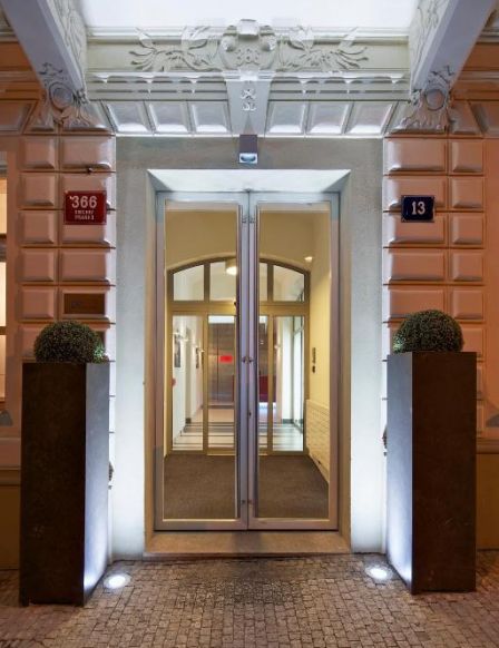 Отель Red & Blue Design Hotel Prague