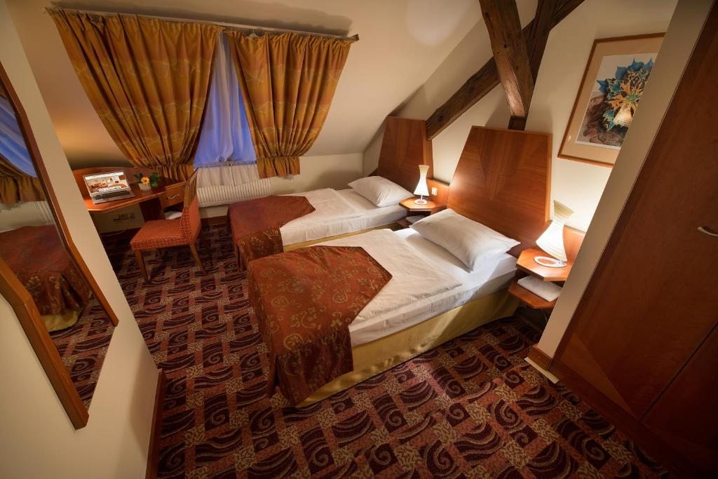 Отель Old Town Bed & Breakfast, Ческе-Будеёвице