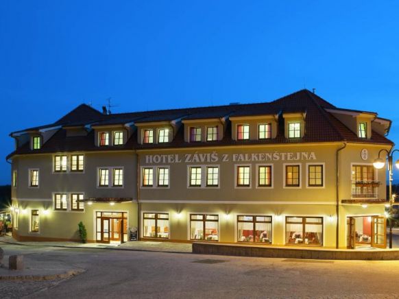 Отель Záviš z Falkenštejna, Глубока-над-Влтавой
