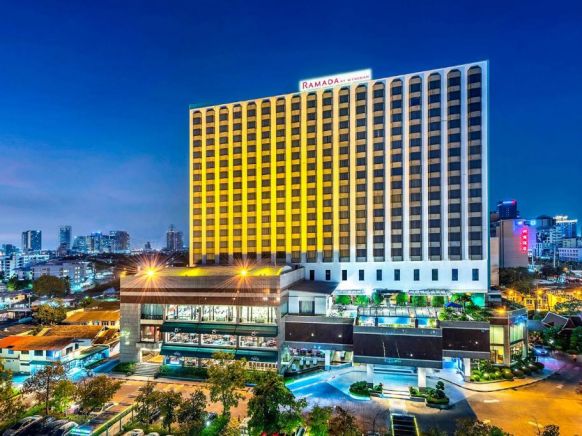 Отель Chaophya Park Hotel, Bangkok