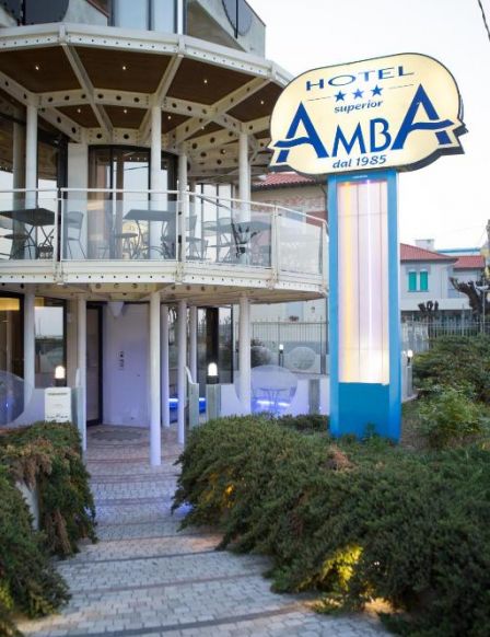 Отель Amba Hotel, Римини