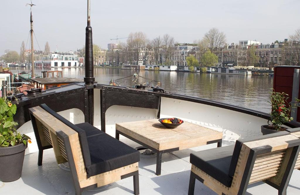 GP Amstel River Houseboat, Амстердам