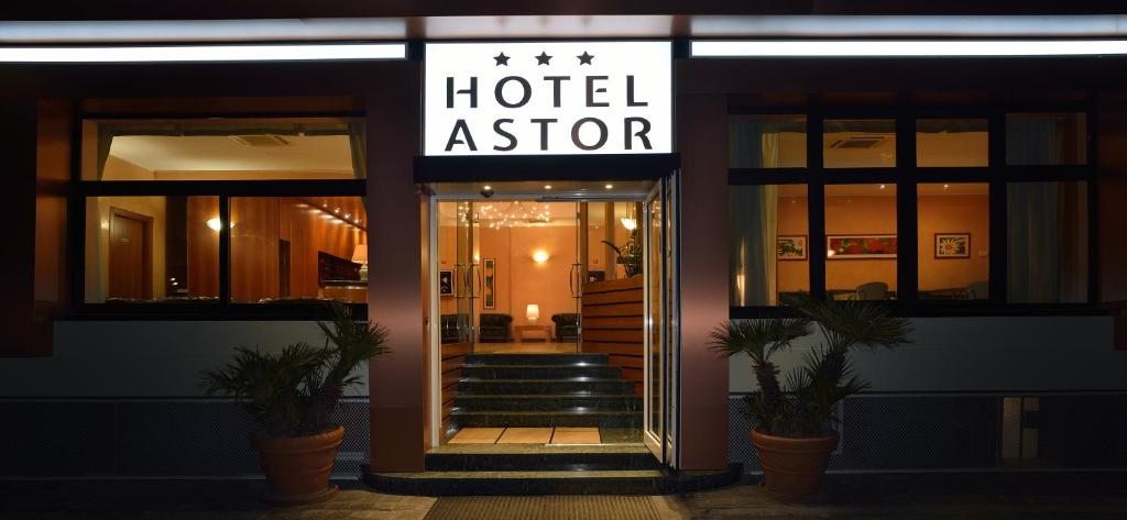 Astor Hotel, Болонья