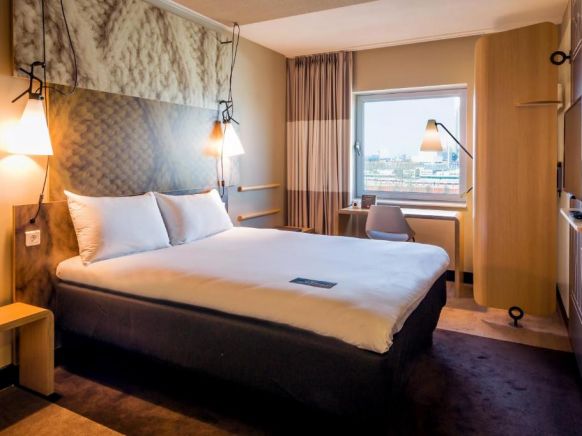 ibis Amsterdam City West