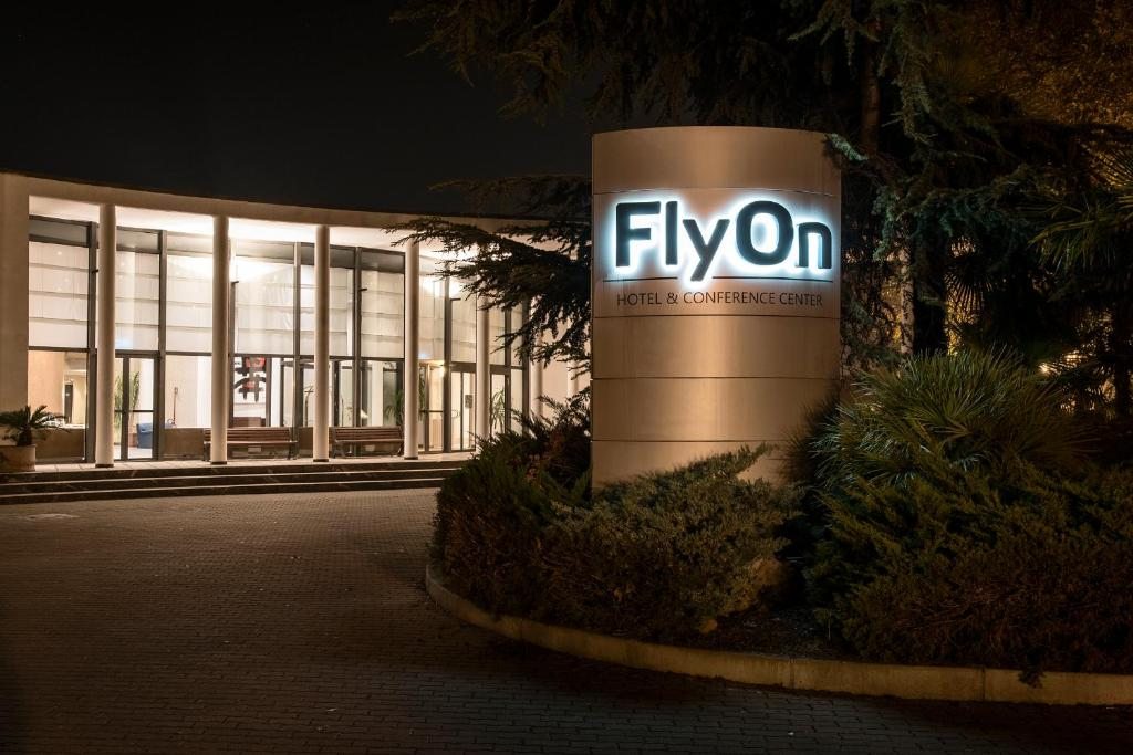 FlyOn Hotel & Conference Center, Болонья
