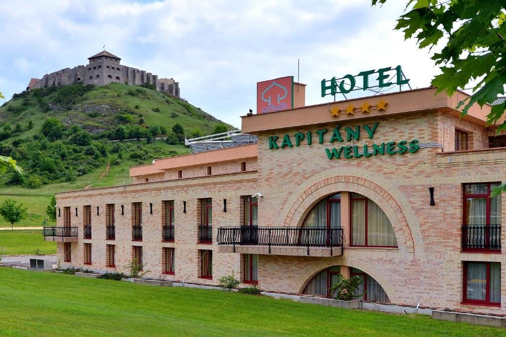 Hotel Kapitany Wellness, Тапольца