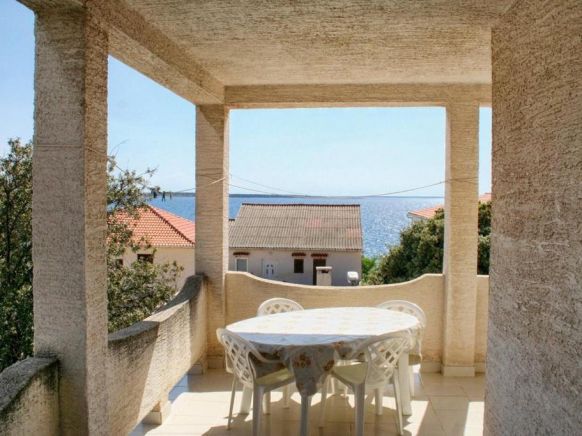 Studio Mandre 3084c, Колан