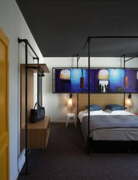 Zoom Hotel