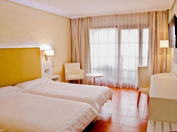 Hotel y Apartamentos Bahia Sur
