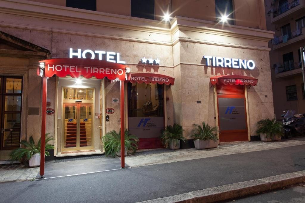Hotel Tirreno, Генуя