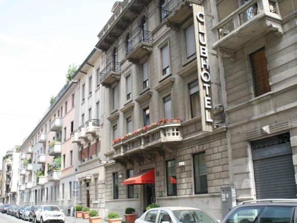 Club Hotel, Милан