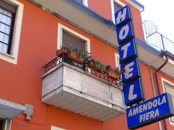 Hotel Amendola Fiera, Милан