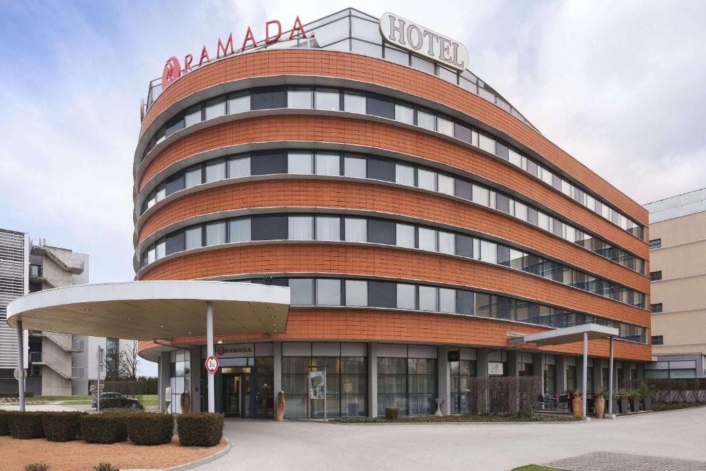 Hotel Ramada Graz Airport, Грац
