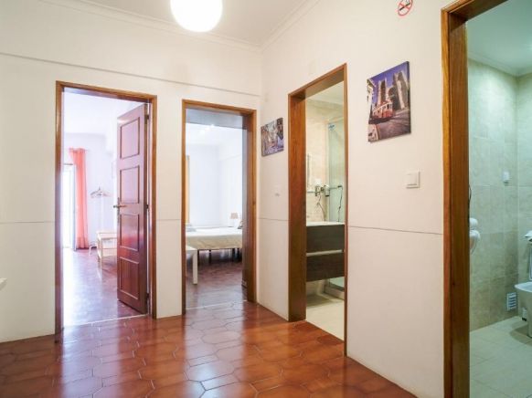 Lisbon Flores Typical