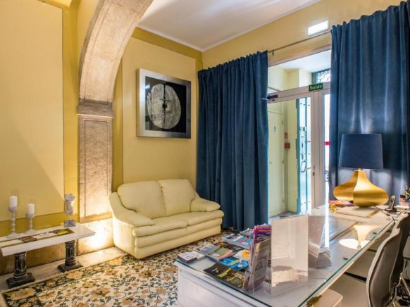 PH Downtown Suites