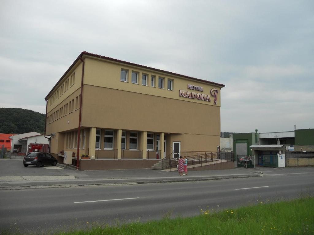 Мотель Motel Madona, Банска-Бистрица