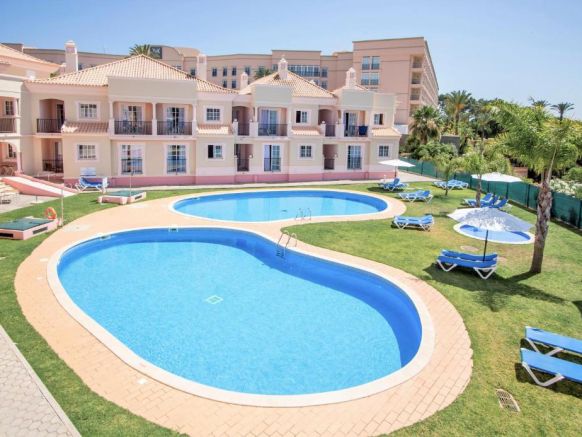 Aqua Mar ApartHotel