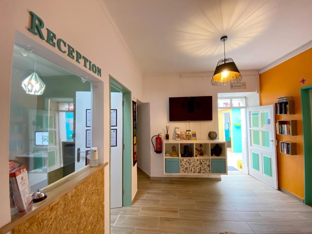 Orange Terrace Hostel, Албуфейра