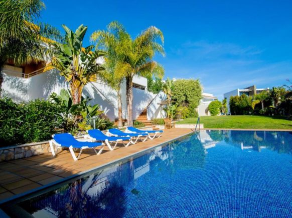 Pine Tree Apartments - Sesmarias
