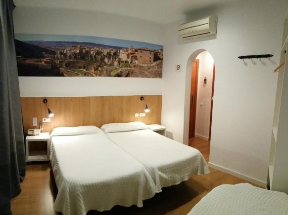 Hostal Restaurante Cornella, Барселона