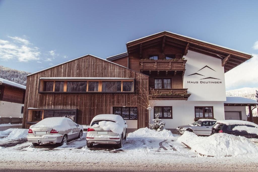 Haus Deutinger Hotel near the ski resort, Флахау