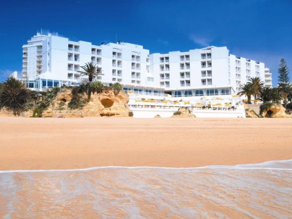Holiday Inn Algarve, Армасан-де-Пера
