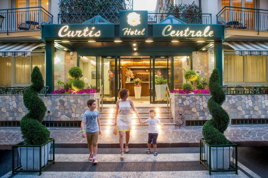 Hotel Centrale Curtis, Алассио