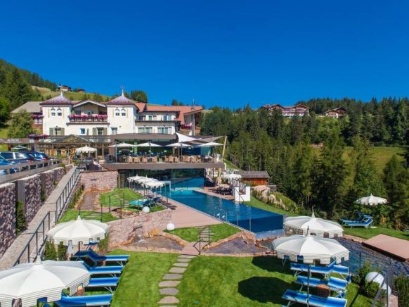 Hotel Albion Mountain Spa Resort Dolomites, Ортизеи