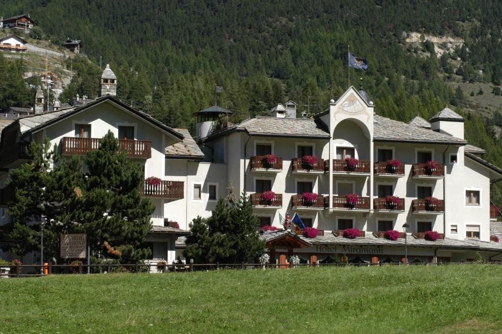 Hotel Miramonti, Конье