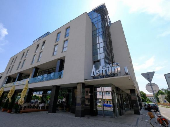 Hotel Astrum Laus, Подгайска