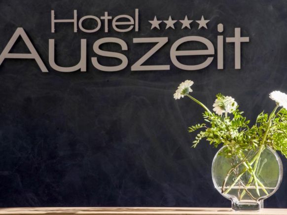 Hotel Auszeit, Визинг