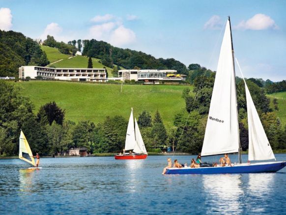 Landzeit Motor-Hotel Mondsee, Мондзе