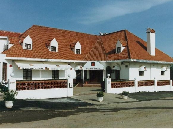 Hotel Jardim, Элваш