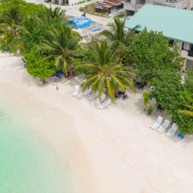 The crown beach hotel dhiffushi 1