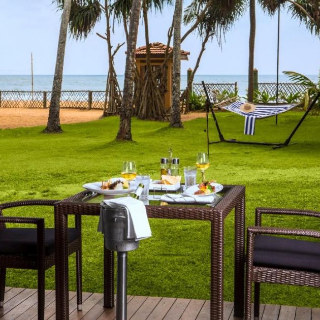 Green shadows beach hotel. Anantara Kalutara Resort 5 Шри-Ланка. Coco Royal Beach Resort 4 **** (Васкадува).