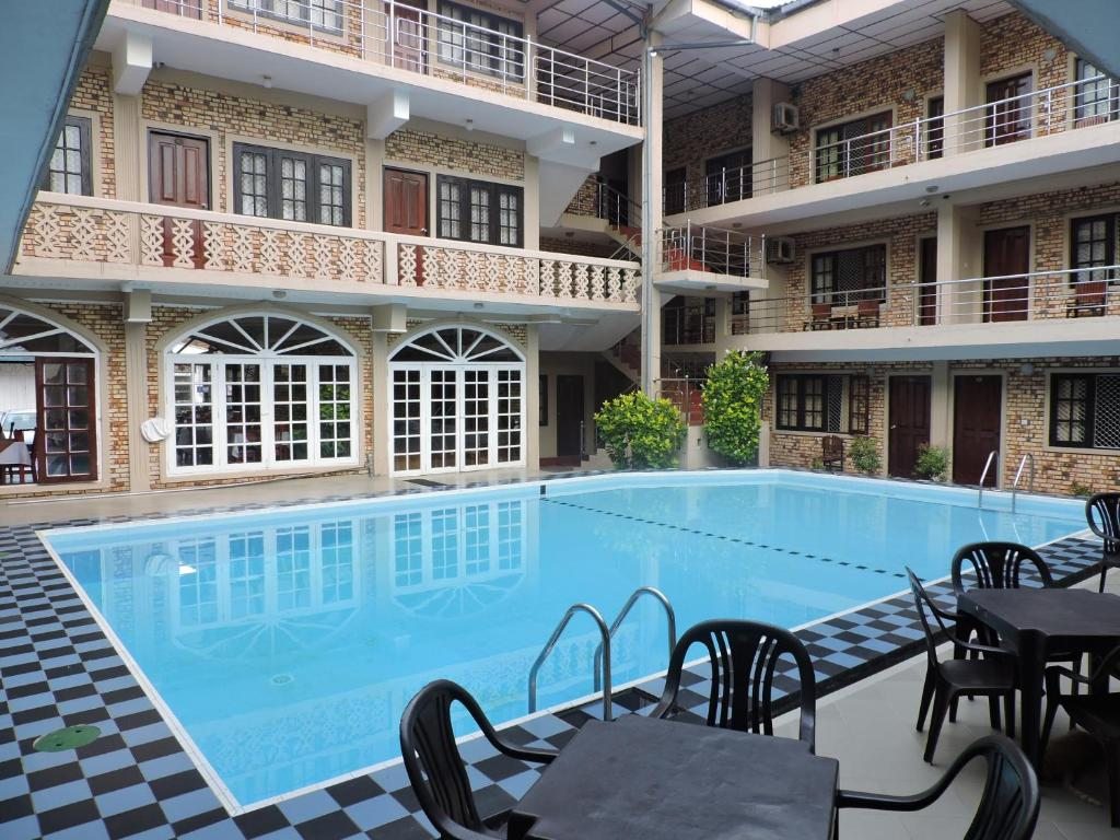Отель Oasis Beach Resort, Негомбо
