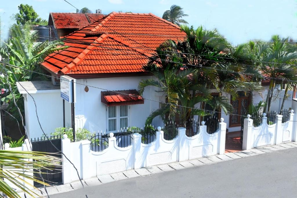 Отель Bon Voyaage Tourist Inn, Тринкомали